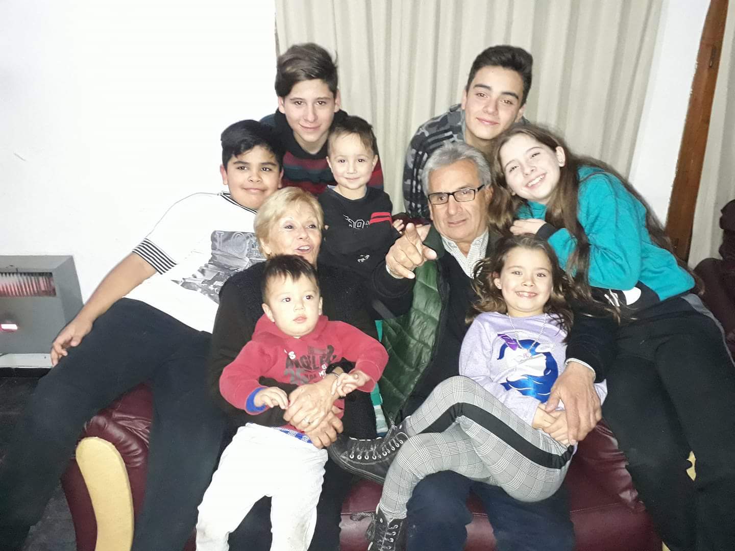 Luisa, Armando y sus nietos